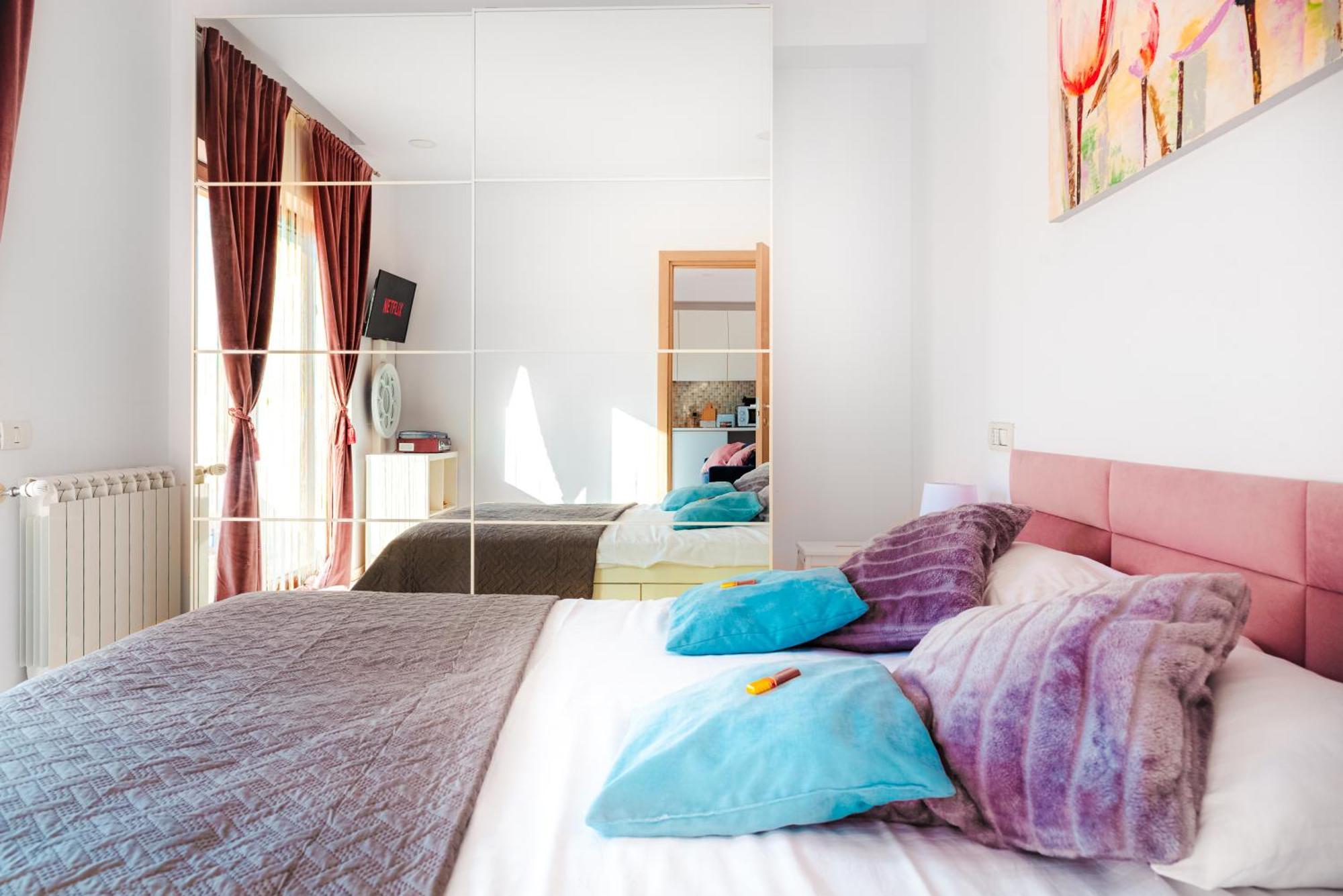 Downtown Apartment Boutique - Blue & Pink Bukarest Exteriör bild